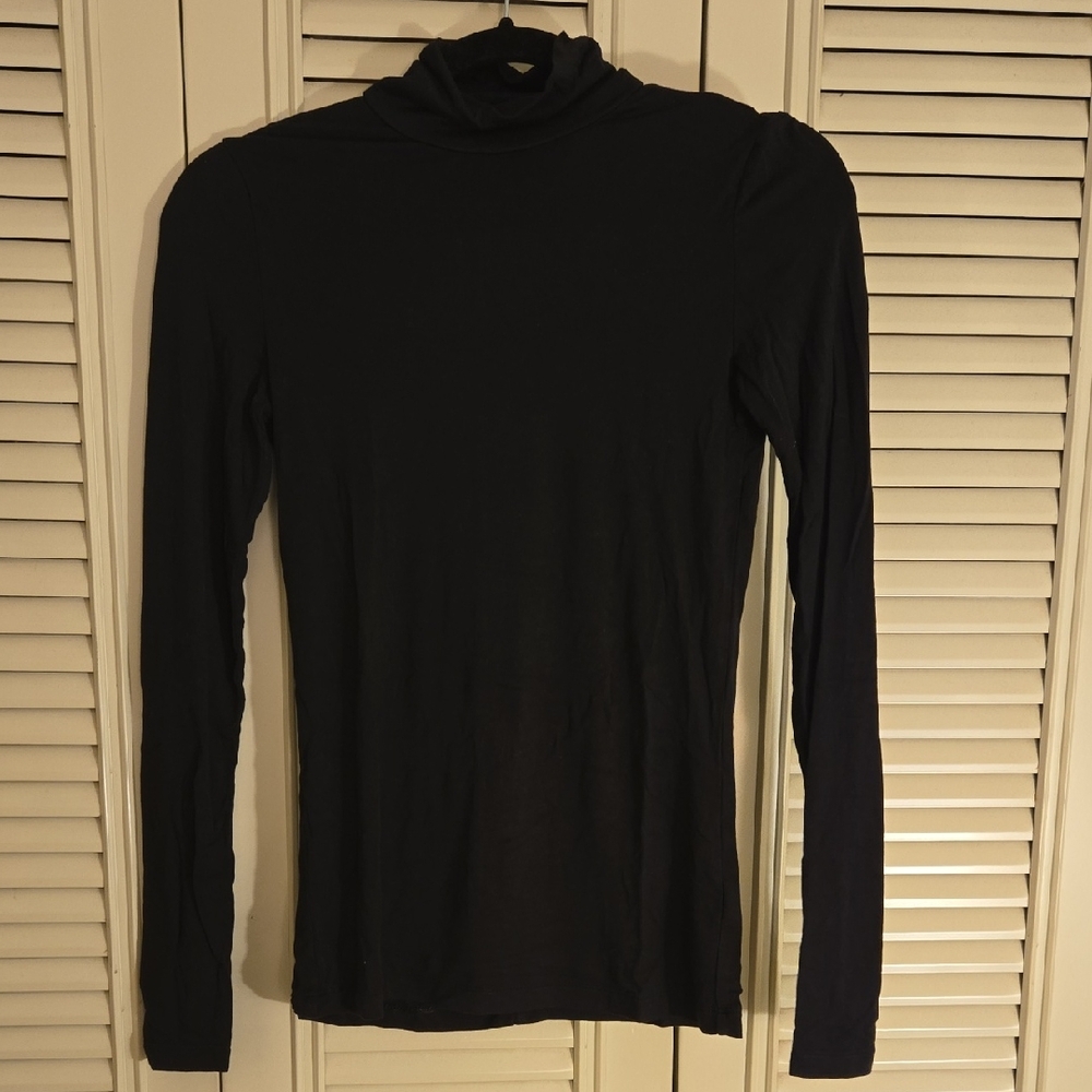 Babaton Classic Black Long Sleeve Top
